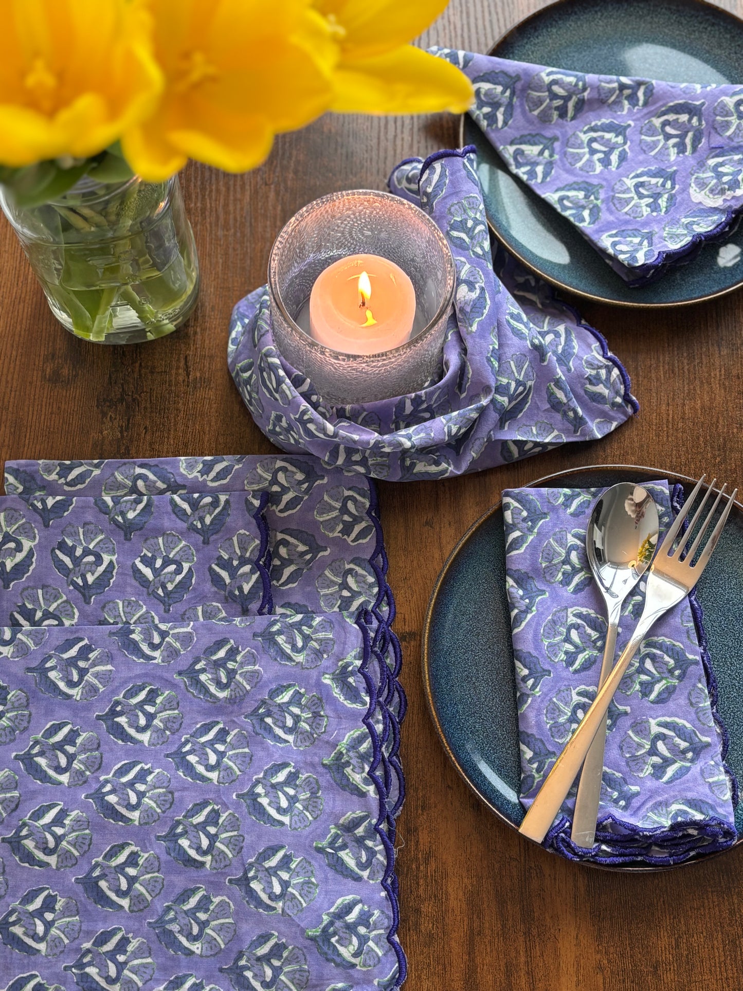Scalloped-edged Napkins (Light Purple)