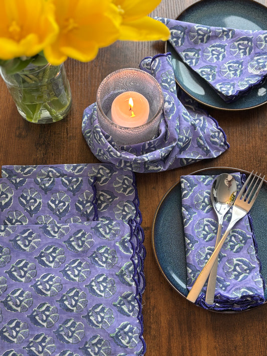 Scalloped-edged Napkins (Light Purple)