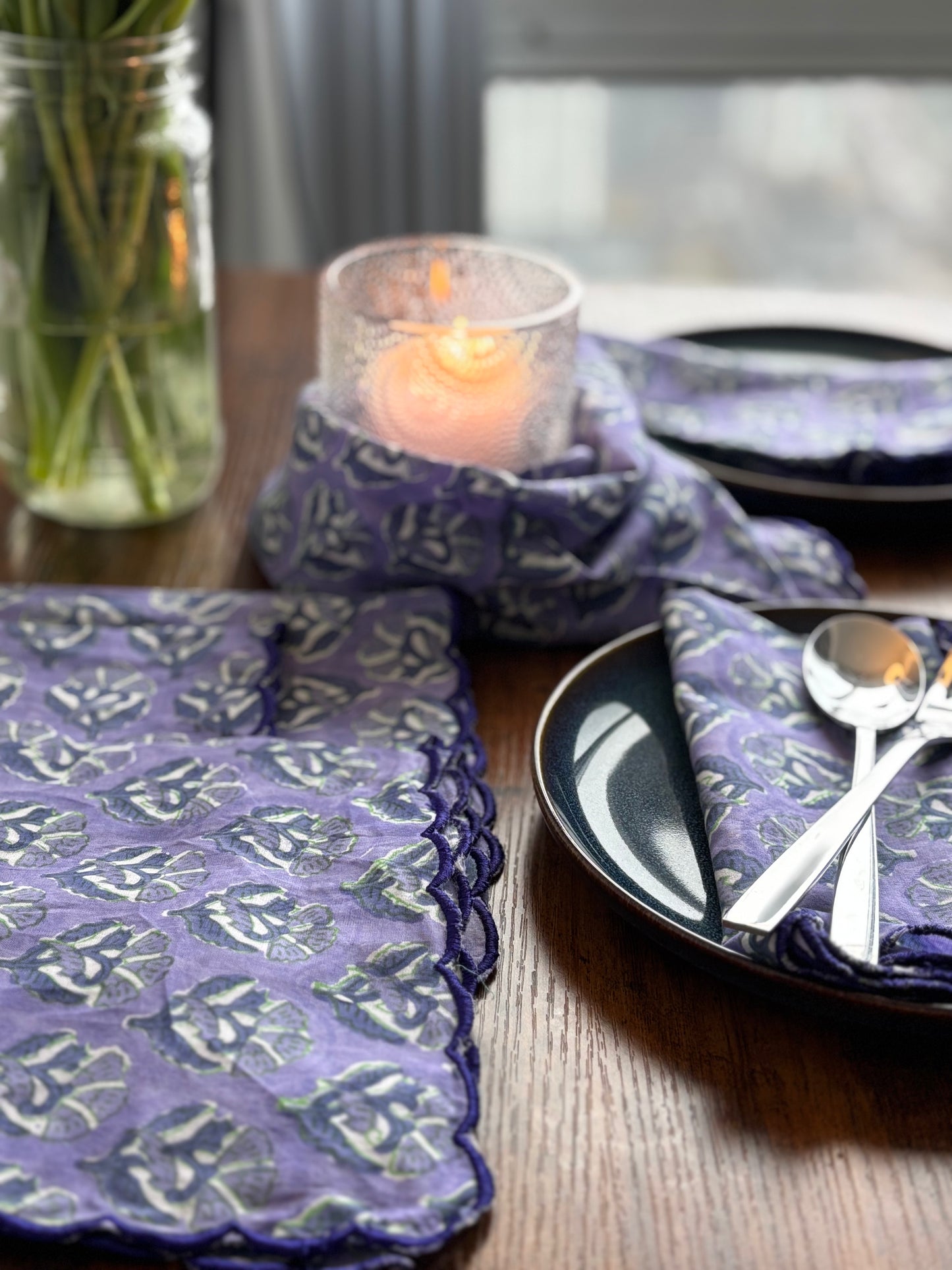 Scalloped-edged Napkins (Light Purple)